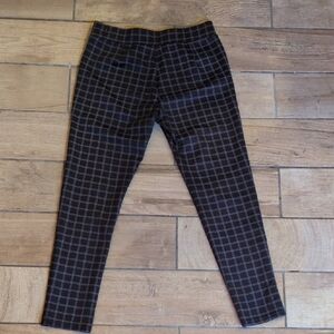 Stylish Black Checkered Women's Capris